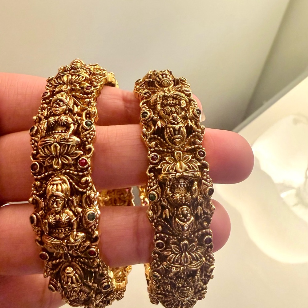 2.4 size Gold-Toned Intricate Women's Bracelet